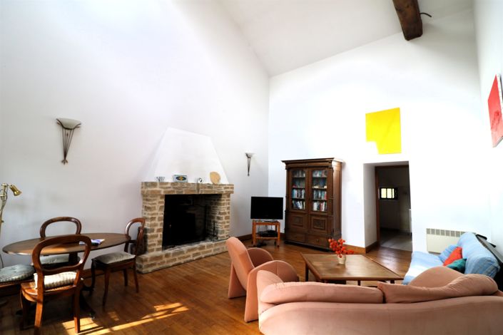 Image No.10-5 Bed House for sale