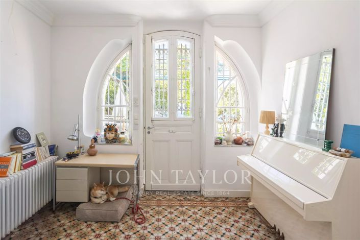 Image No.3-4 Bed House for sale