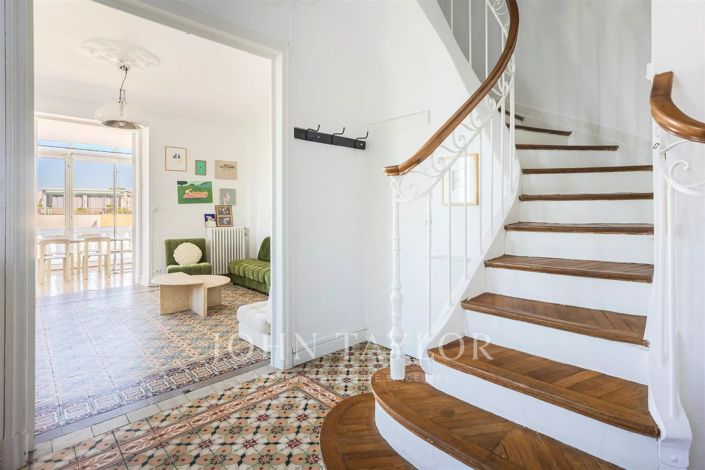 Image No.6-4 Bed House for sale