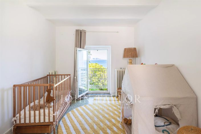 Image No.9-4 Bed House for sale