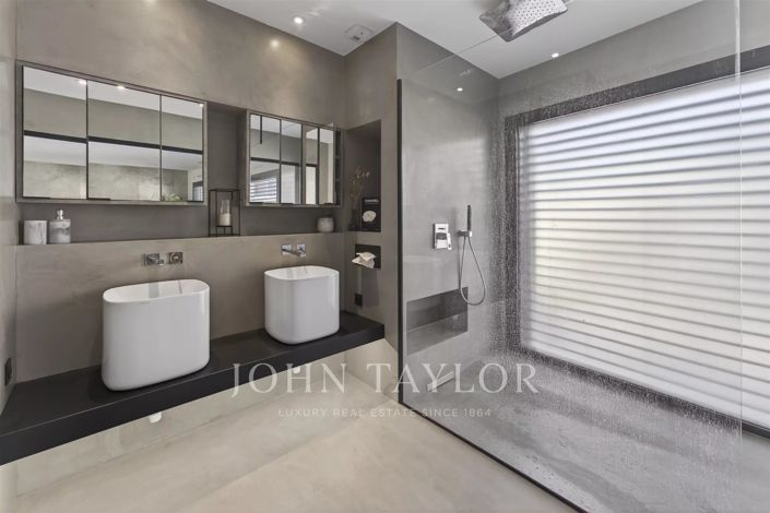 Image No.11-5 Bed House for sale