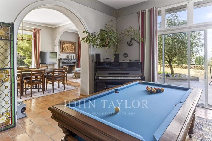 Image No.5-6 Bed House for sale