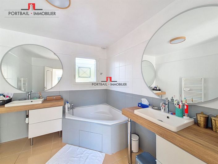 Image No.9-5 Bed House for sale