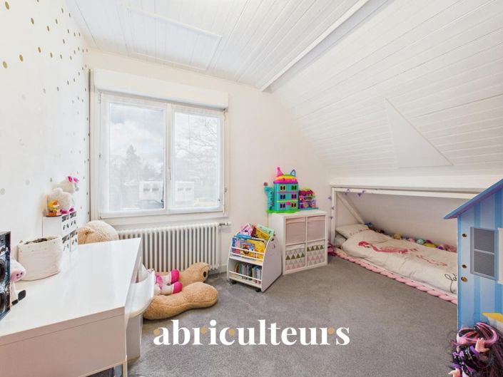 Image No.10-5 Bed House for sale