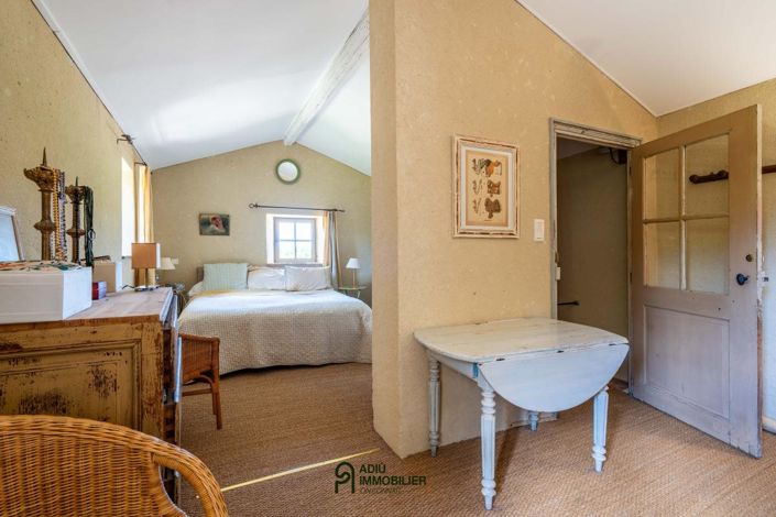 Image No.15-4 Bed House for sale