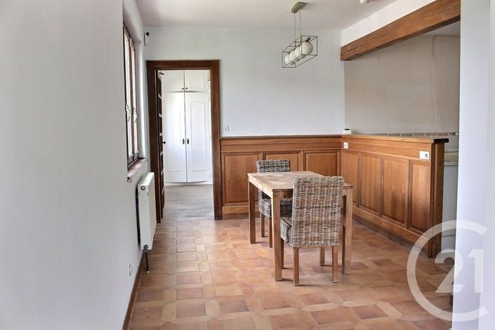 Image No.10-3 Bed House for sale