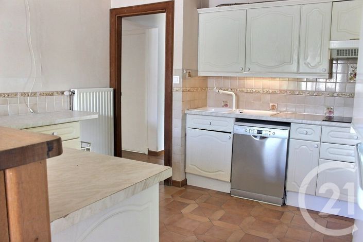 Image No.11-3 Bed House for sale