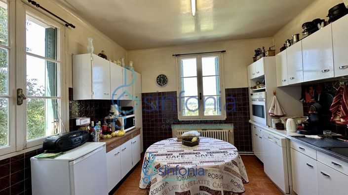 Image No.11-6 Bed House for sale