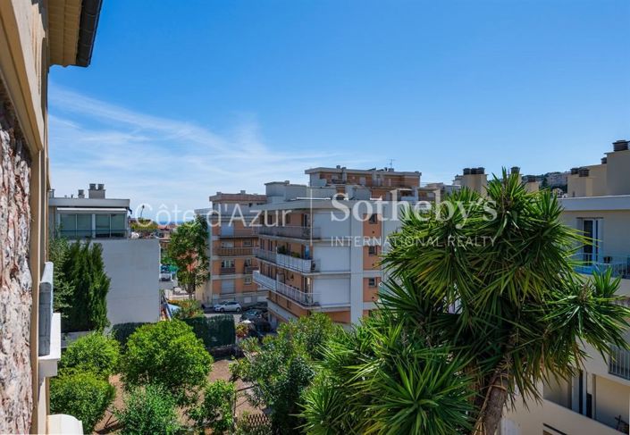 Image No.11-5 Bed Property for sale