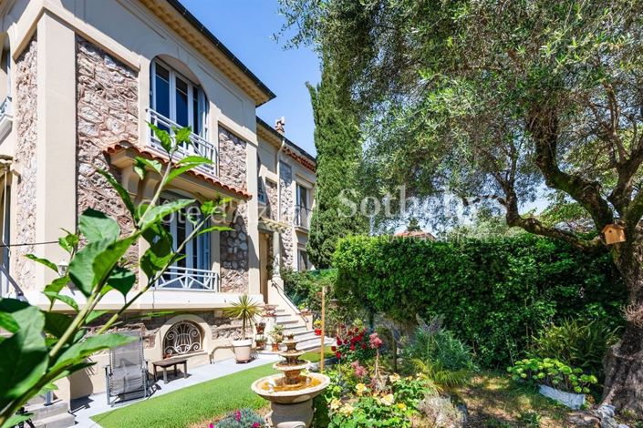 Image No.2-5 Bed Property for sale