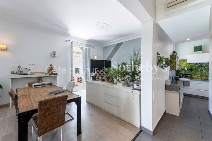 Image No.7-5 Bed Property for sale
