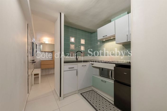 Image No.8-5 Bed Property for sale