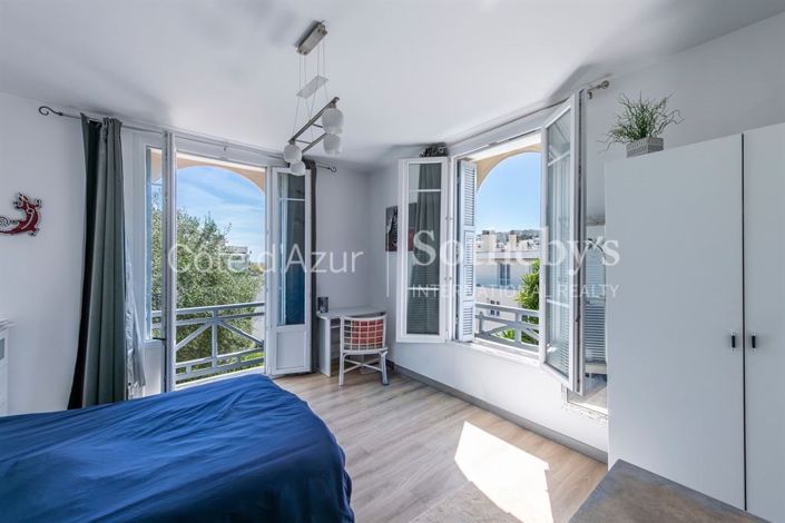 Image No.9-5 Bed Property for sale