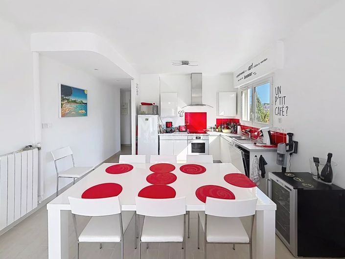 Image No.9-2 Bed Apartment for sale