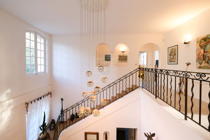 Image No.11-6 Bed House for sale