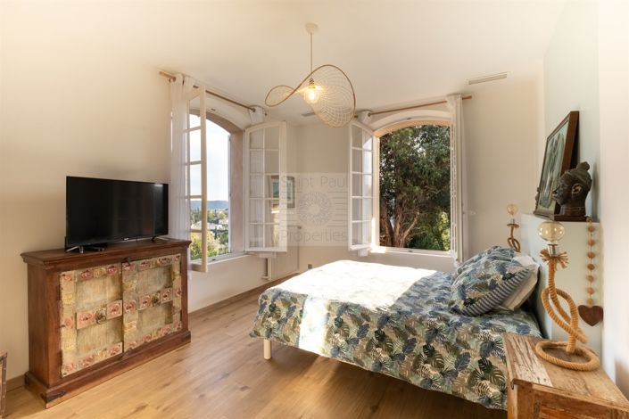 Image No.12-6 Bed House for sale