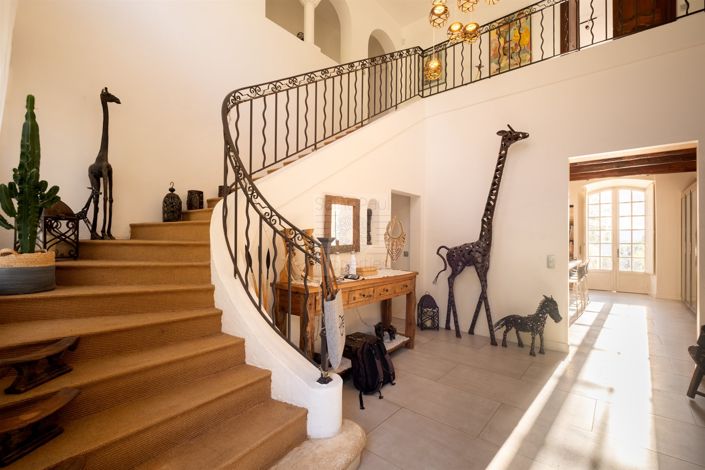 Image No.3-6 Bed House for sale
