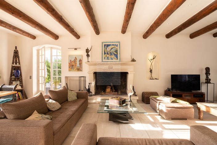 Image No.4-6 Bed House for sale