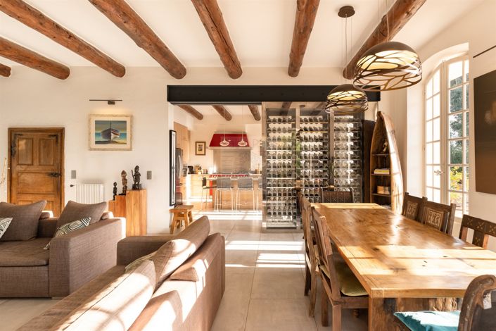 Image No.6-6 Bed House for sale