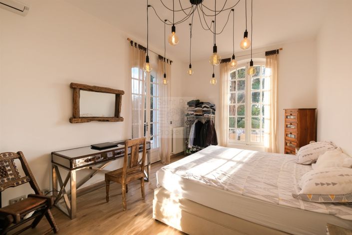 Image No.9-6 Bed House for sale