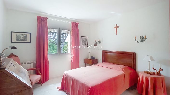 Image No.9-3 Bed Property for sale