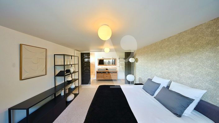 Image No.17-4 Bed Property for sale