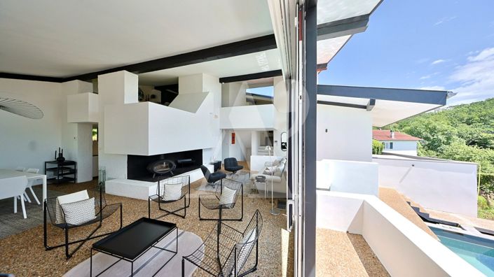 Image No.8-4 Bed Property for sale