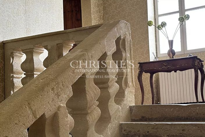 Image No.8-7 Bed House for sale