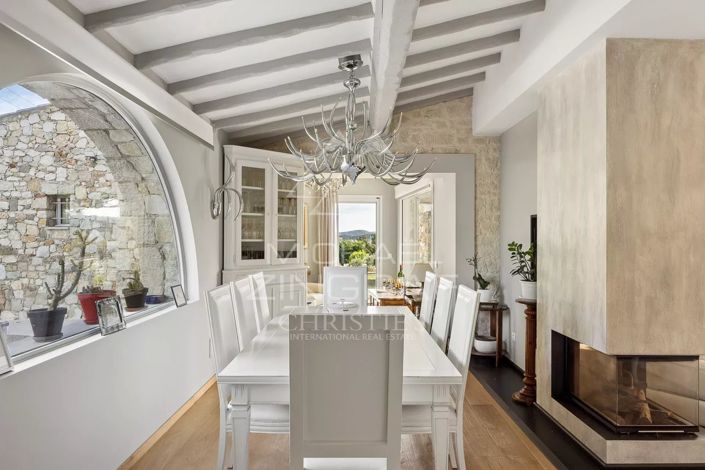 Image No.8-4 Bed House for sale