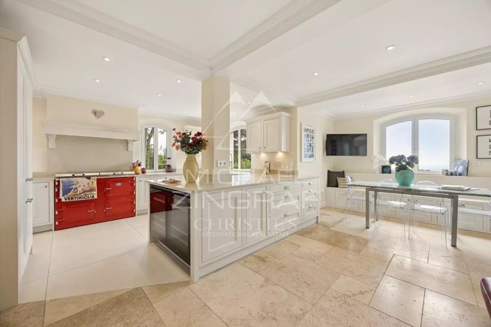 Image No.10-7 Bed House for sale