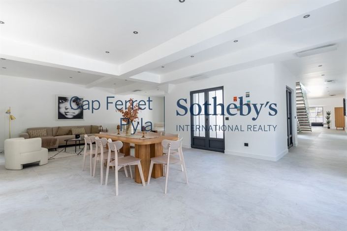Image No.11-5 Bed House for sale