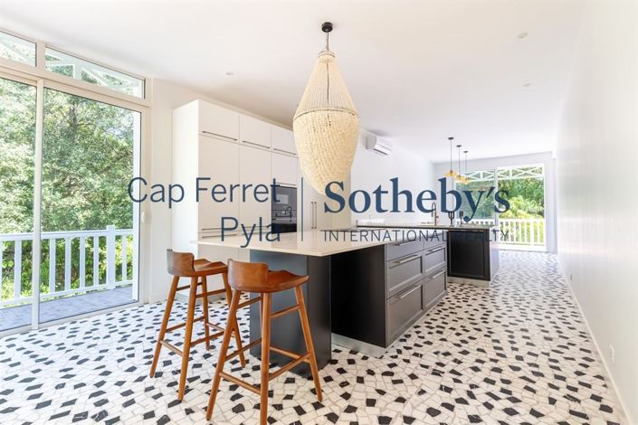 Image No.11-6 Bed House for sale