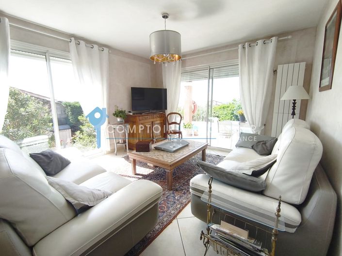 Image No.5-5 Bed House for sale