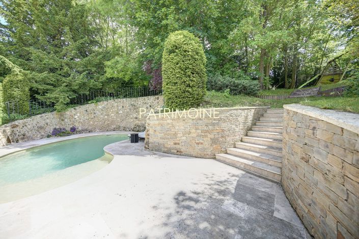 Image No.5-5 Bed Property for sale