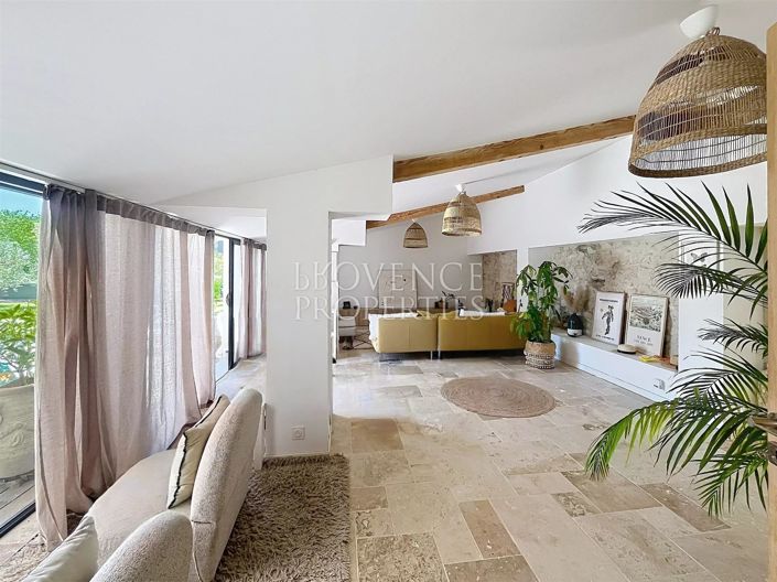 Image No.9-10 Bed House for sale