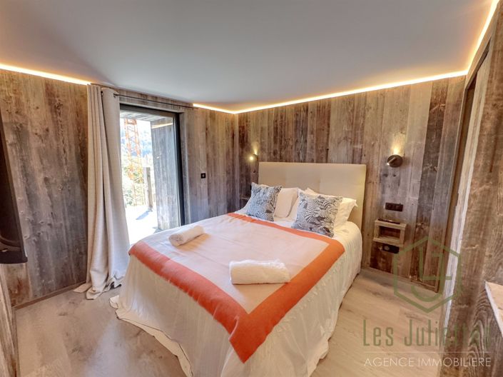 Image No.16-6 Bed House for sale
