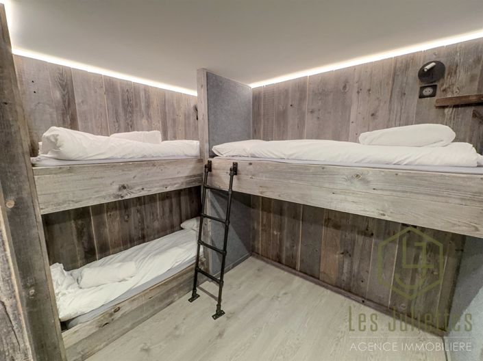Image No.18-6 Bed House for sale