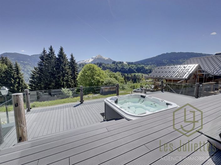 Image No.8-6 Bed House for sale