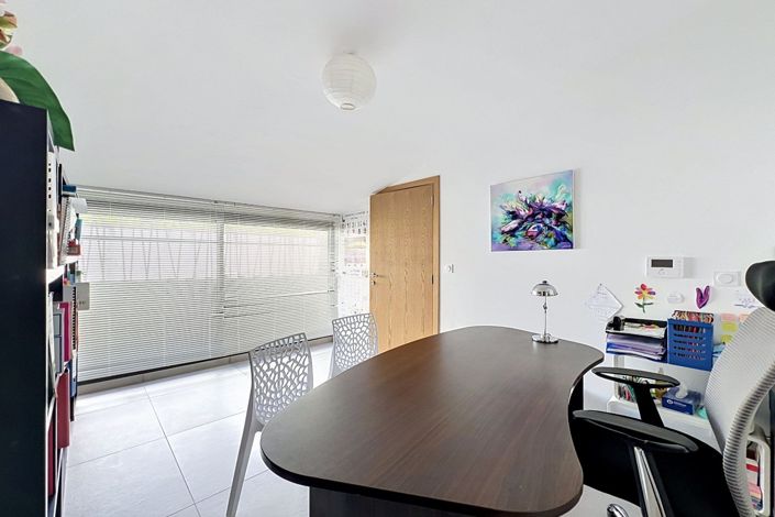 Image No.10-4 Bed House for sale