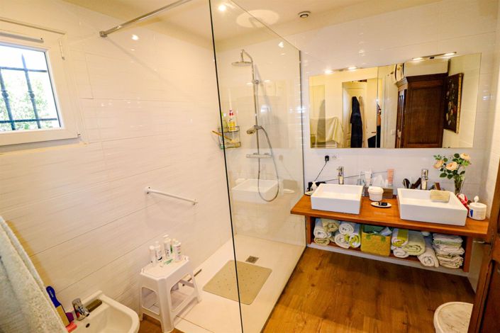 Image No.33-4 Bed House for sale