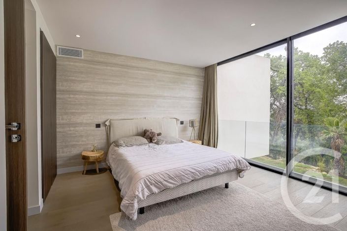 Image No.22-5 Bed House for sale