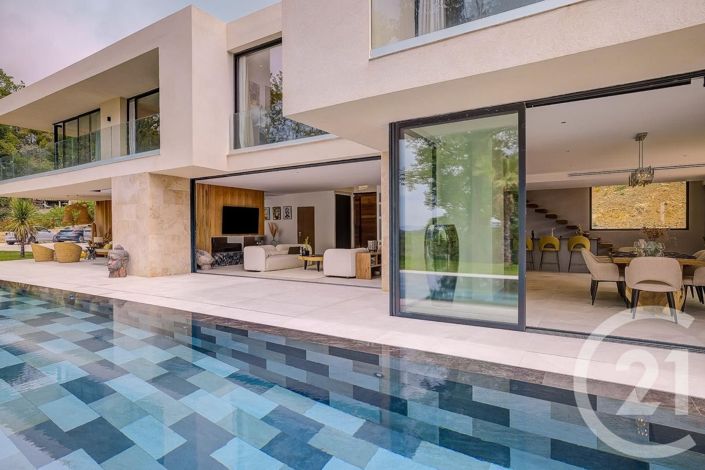 Image No.5-5 Bed House for sale