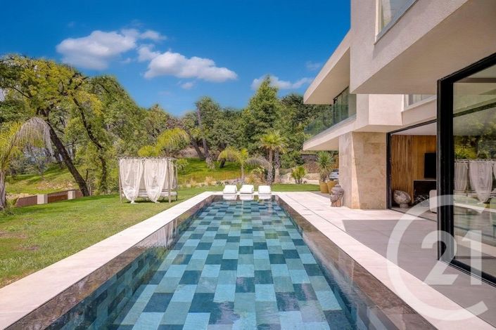 Image No.9-5 Bed House for sale