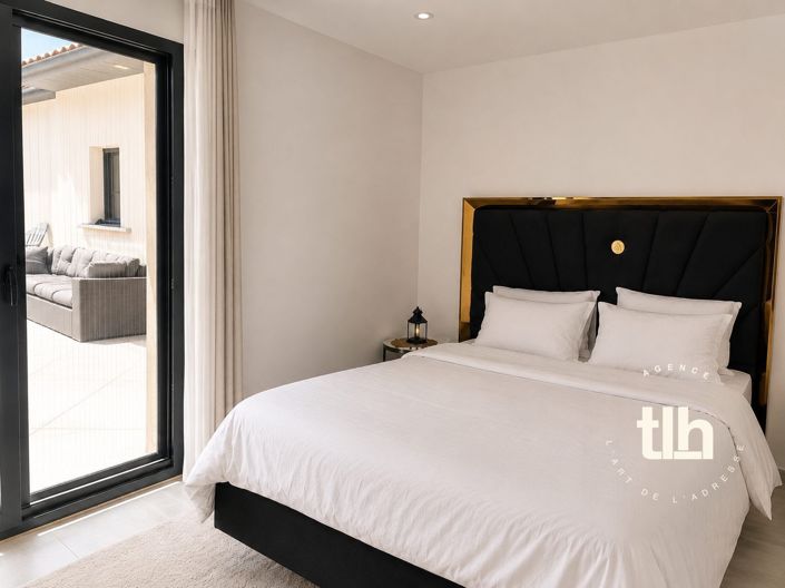 Image No.8-4 Bed House for sale