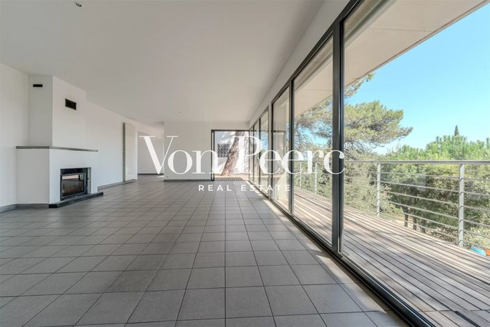 Image No.9-3 Bed House for sale