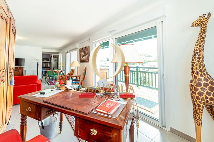 Image No.9-3 Bed Apartment for sale