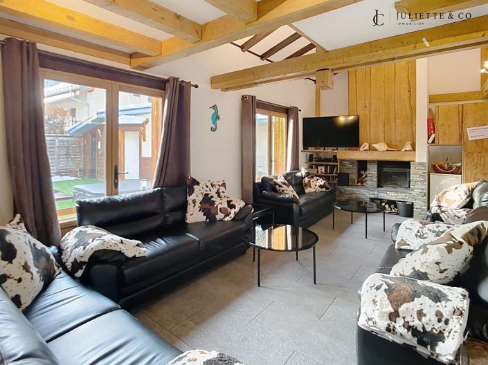 Image No.2-8 Bed House for sale