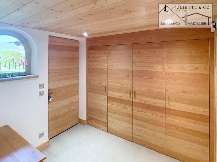 Image No.6-4 Bed Property for sale