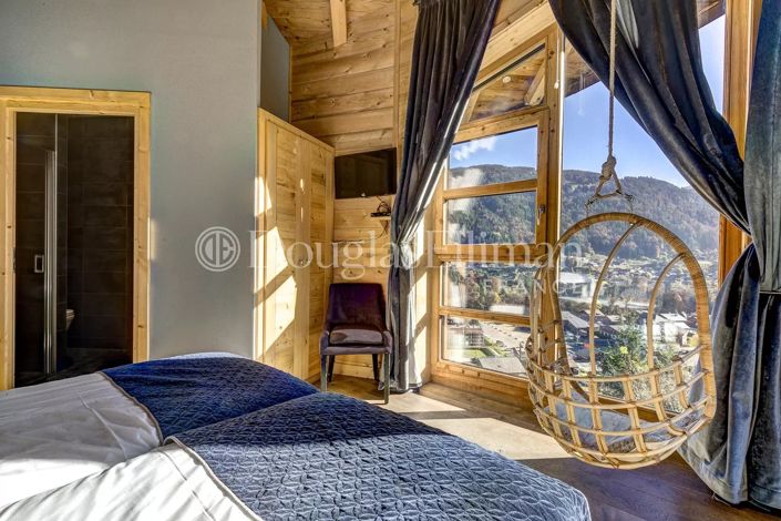 Image No.2-4 Bed House for sale