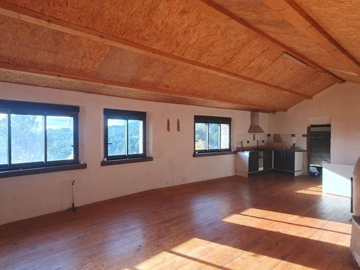 Image No.10-6 Bed House for sale